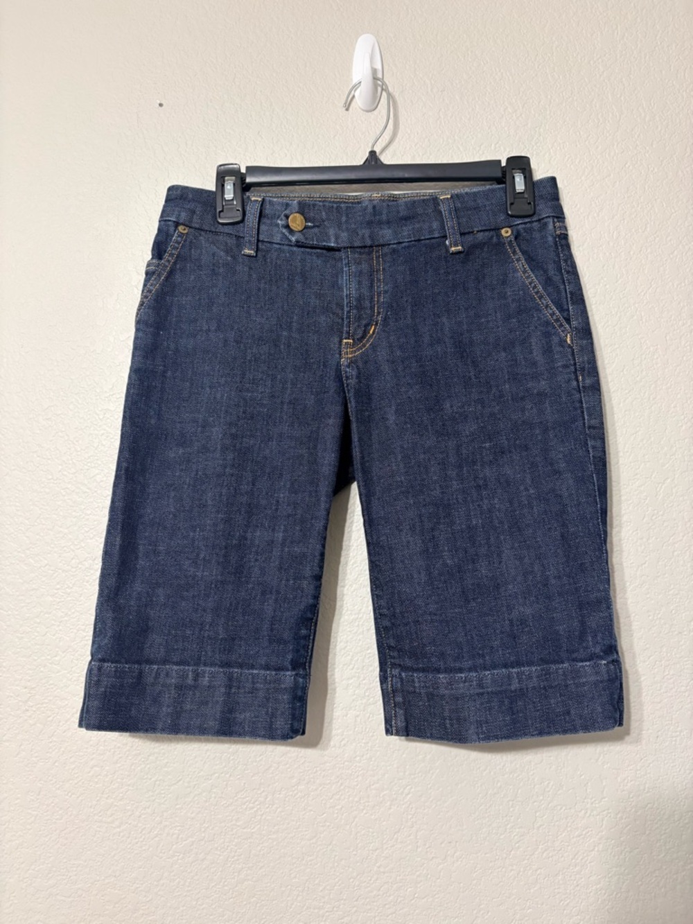 Citizens of Humanity Women’s Dark Blue Denim Bermuda Walking Shorts. 27